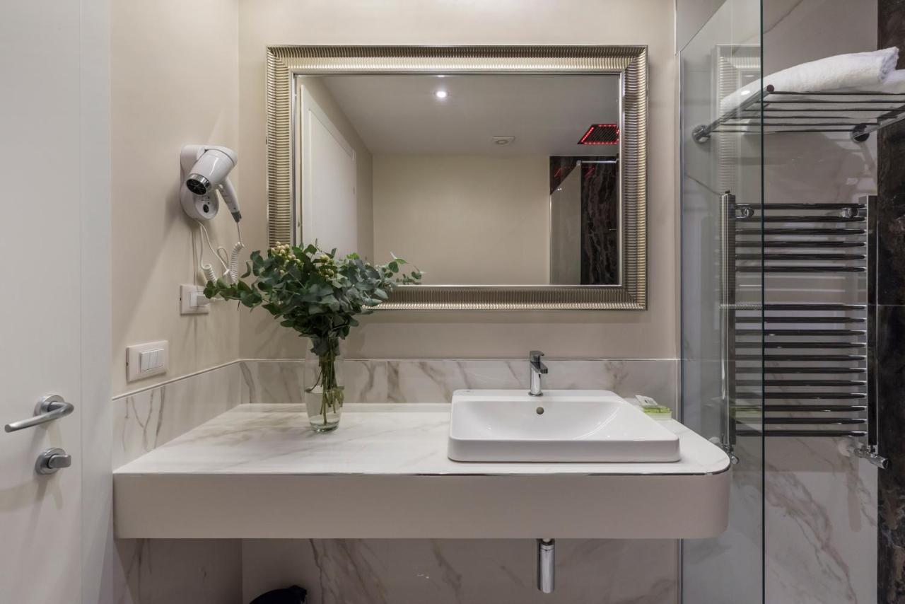 Cavour Suites Guest House Rome Exterior photo